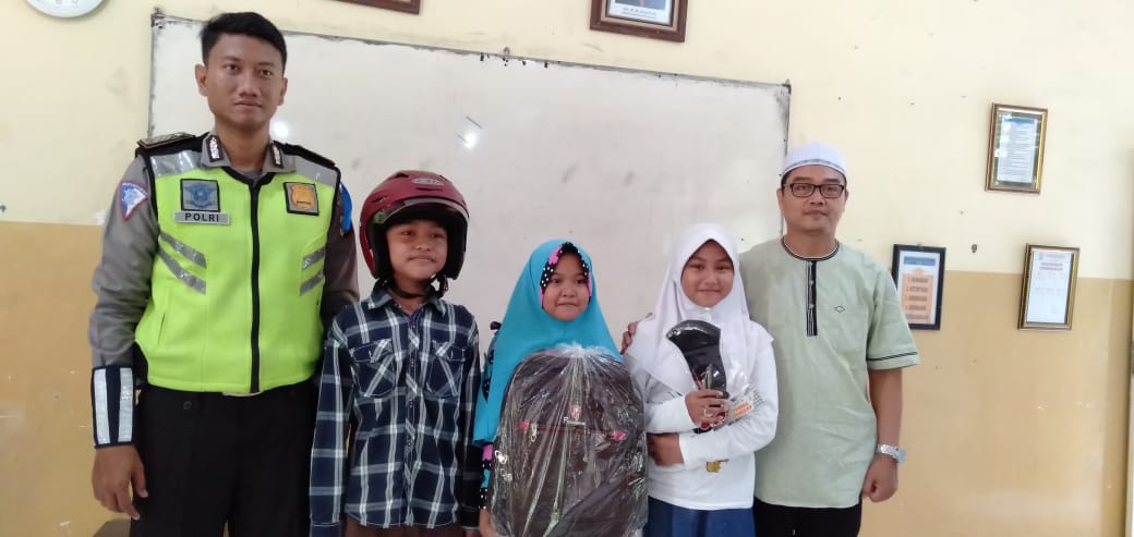 Pembagian hadiah Giat Pesantren Ramadhan 2019 & Sosialisasi Safety Ridding